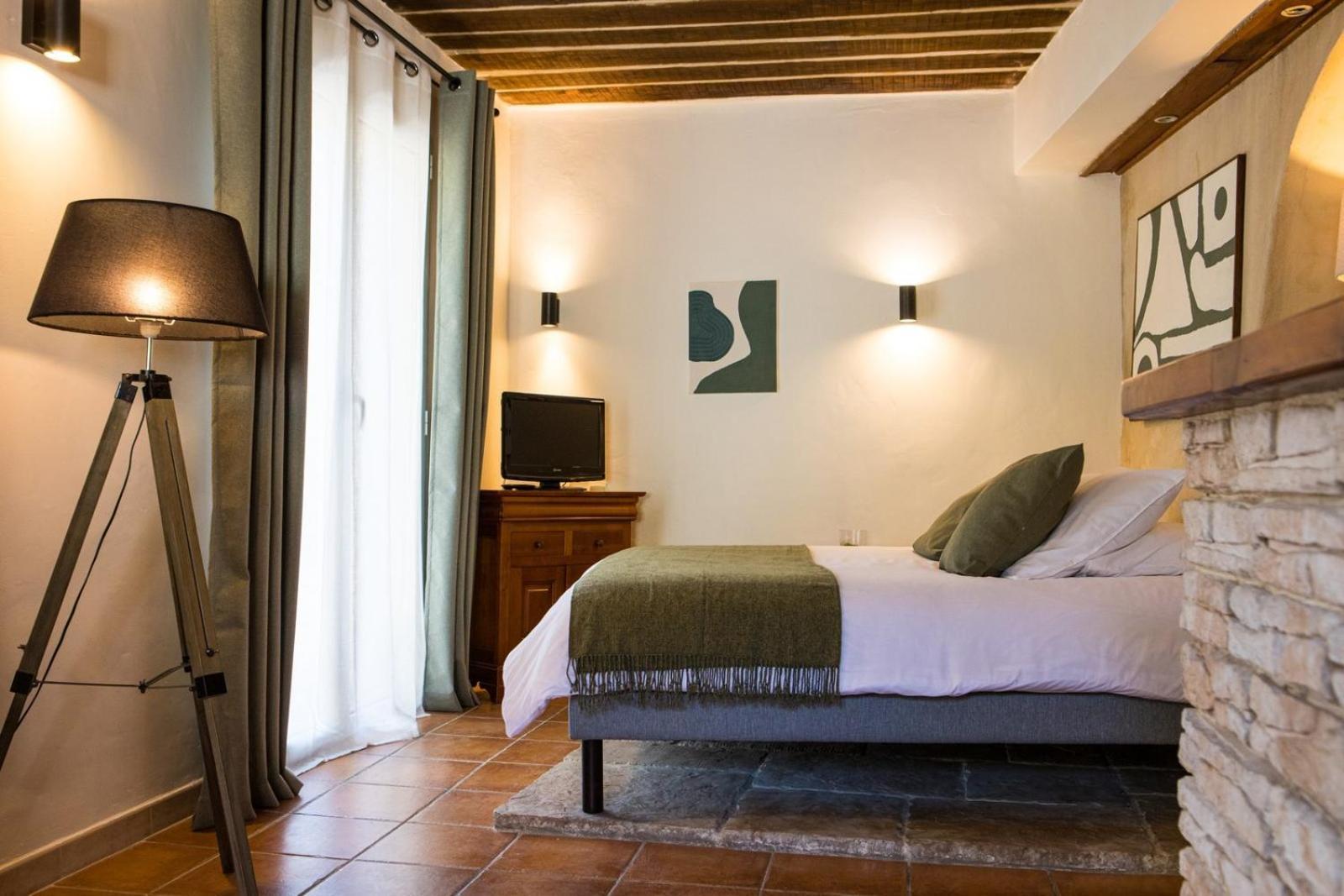 In Provence Hotel - Experience Atypique Венел Екстериор снимка