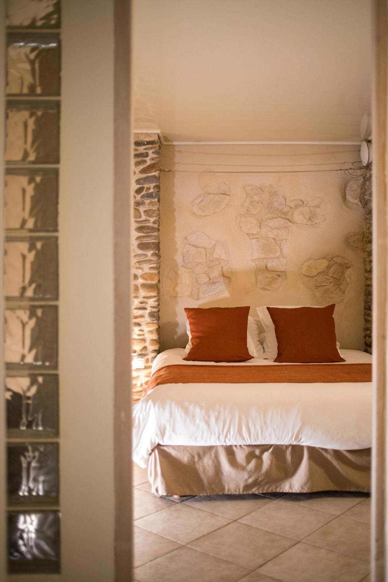 In Provence Hotel - Experience Atypique Венел Екстериор снимка