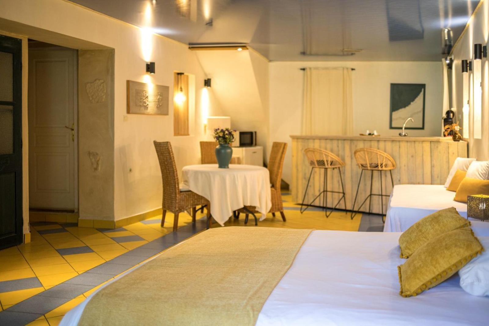 In Provence Hotel - Experience Atypique Венел Екстериор снимка