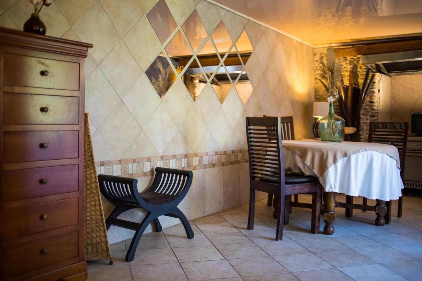 In Provence Hotel - Experience Atypique Венел Екстериор снимка
