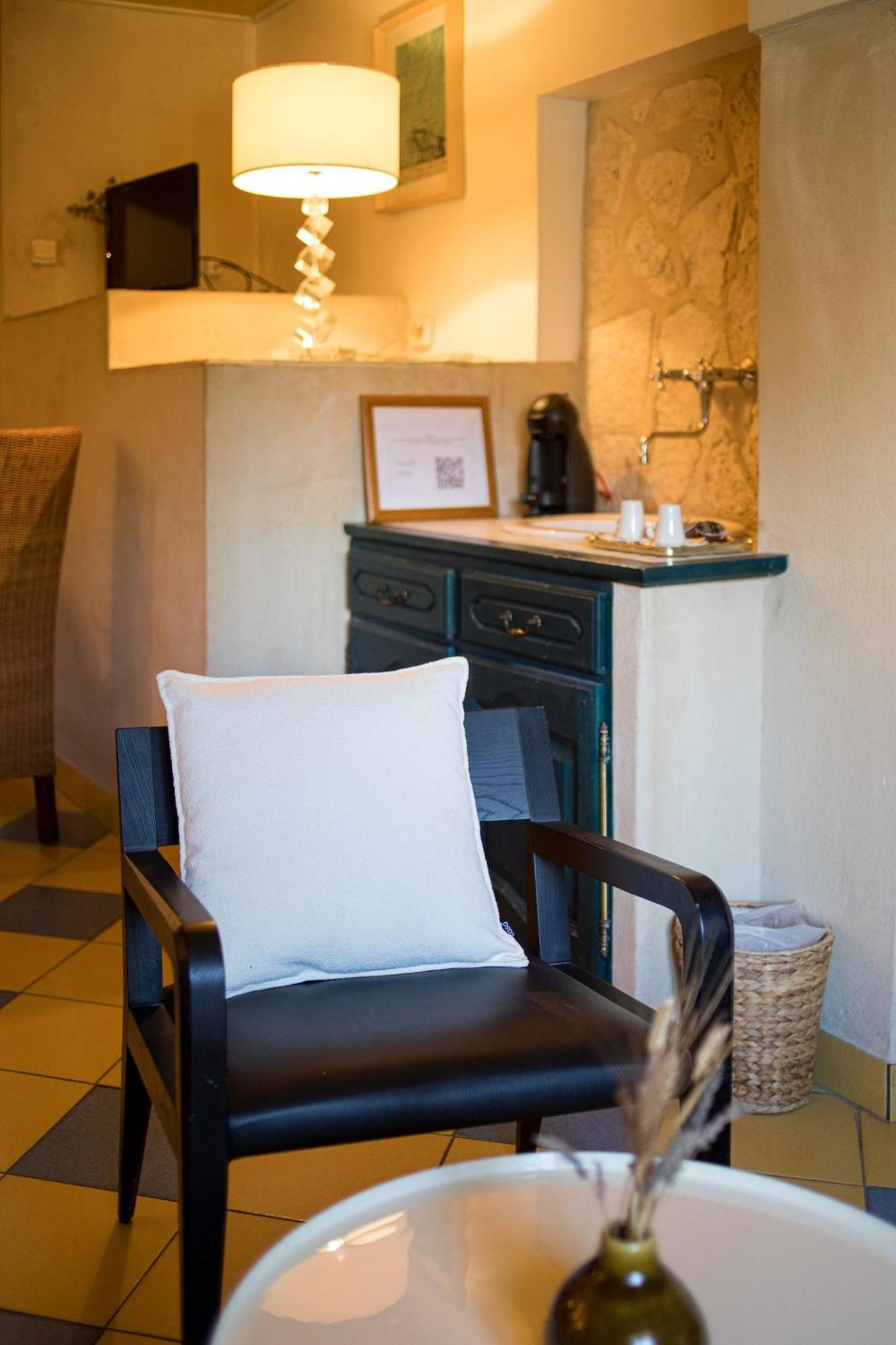 In Provence Hotel - Experience Atypique Венел Екстериор снимка