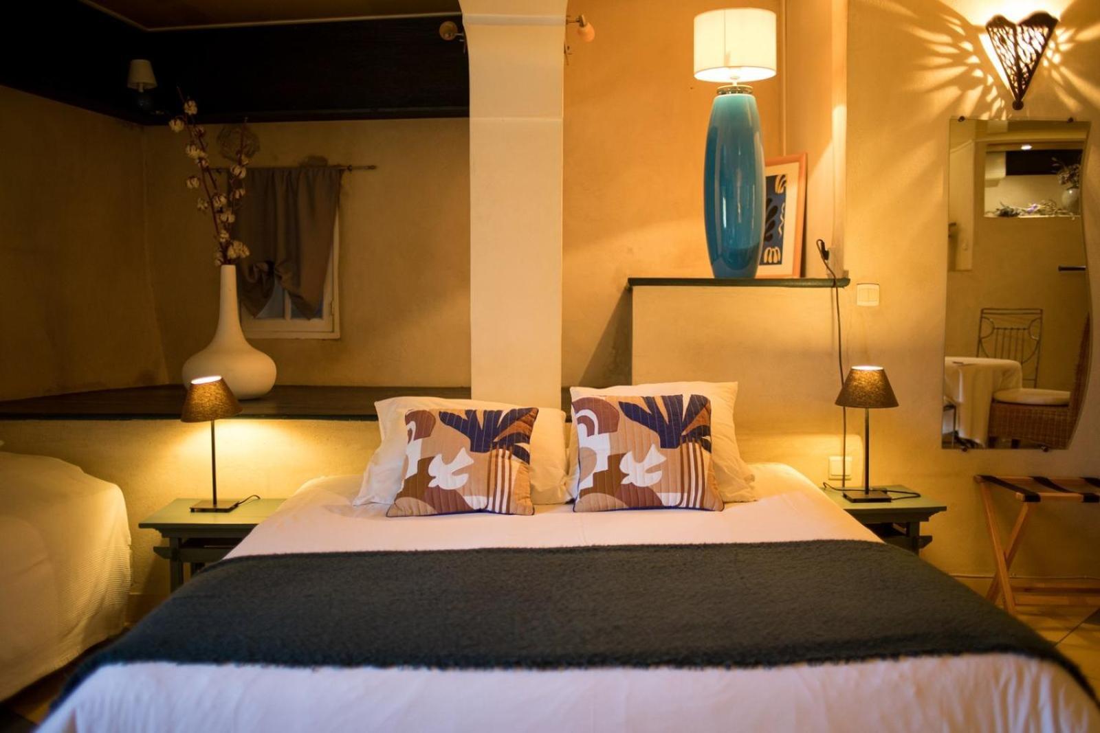 In Provence Hotel - Experience Atypique Венел Екстериор снимка