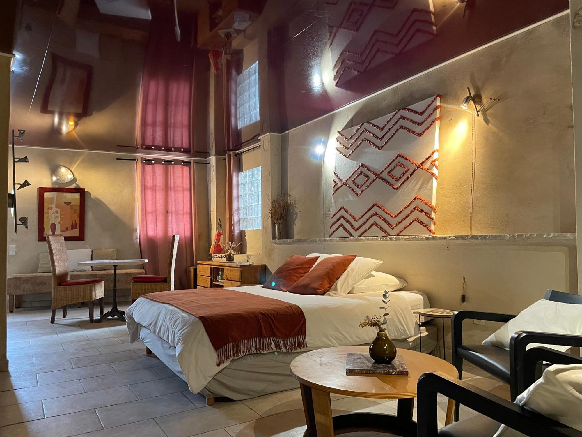 In Provence Hotel - Experience Atypique Венел Екстериор снимка
