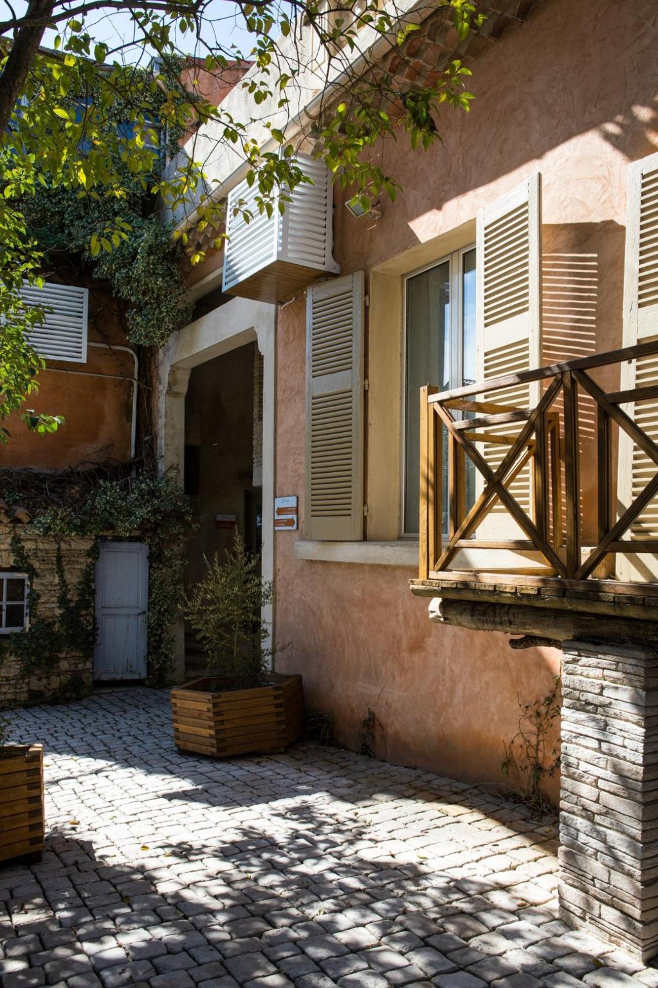 In Provence Hotel - Experience Atypique Венел Екстериор снимка