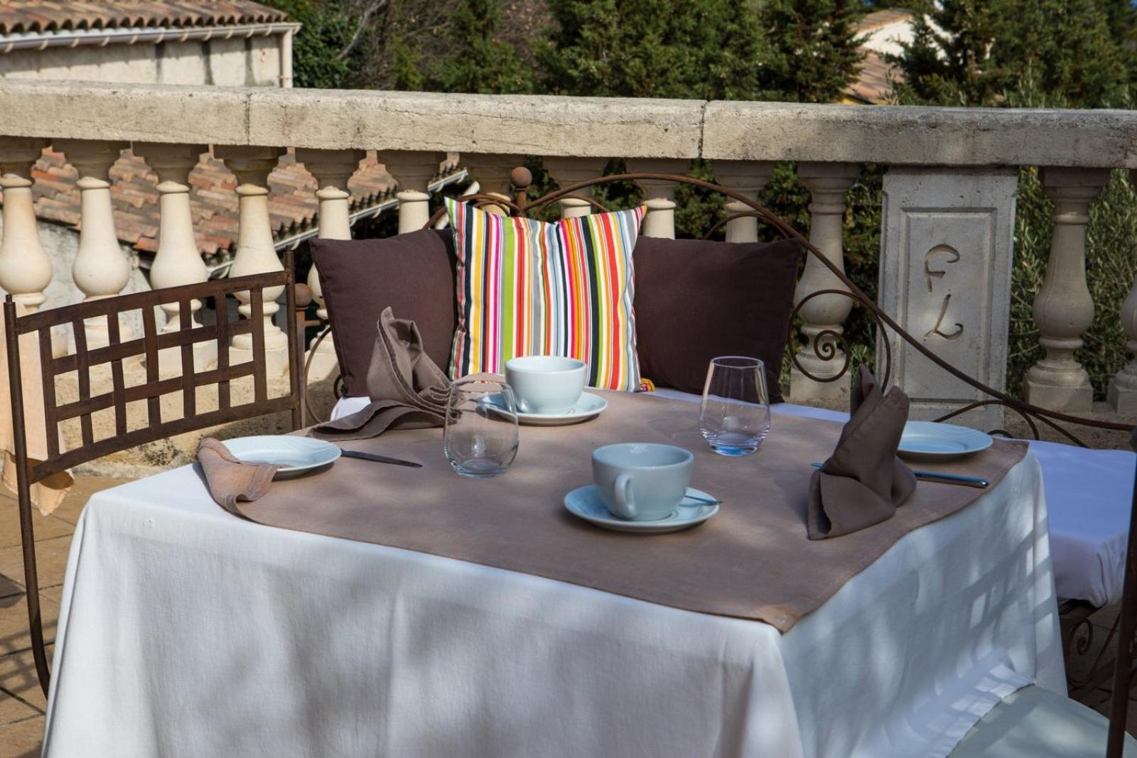 In Provence Hotel - Experience Atypique Венел Екстериор снимка