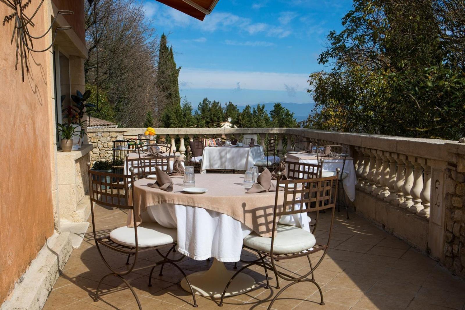 In Provence Hotel - Experience Atypique Венел Екстериор снимка