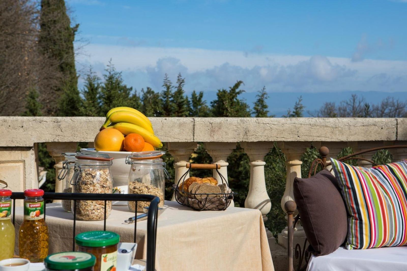 In Provence Hotel - Experience Atypique Венел Екстериор снимка